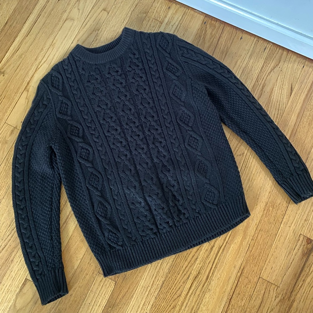 Black H&M sweater